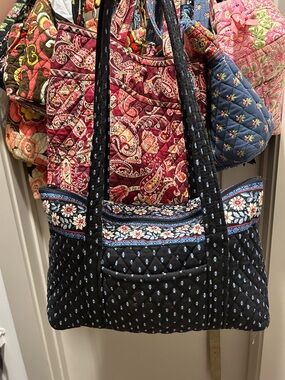 Vera Bradley- Alpine Black- Betsey bag